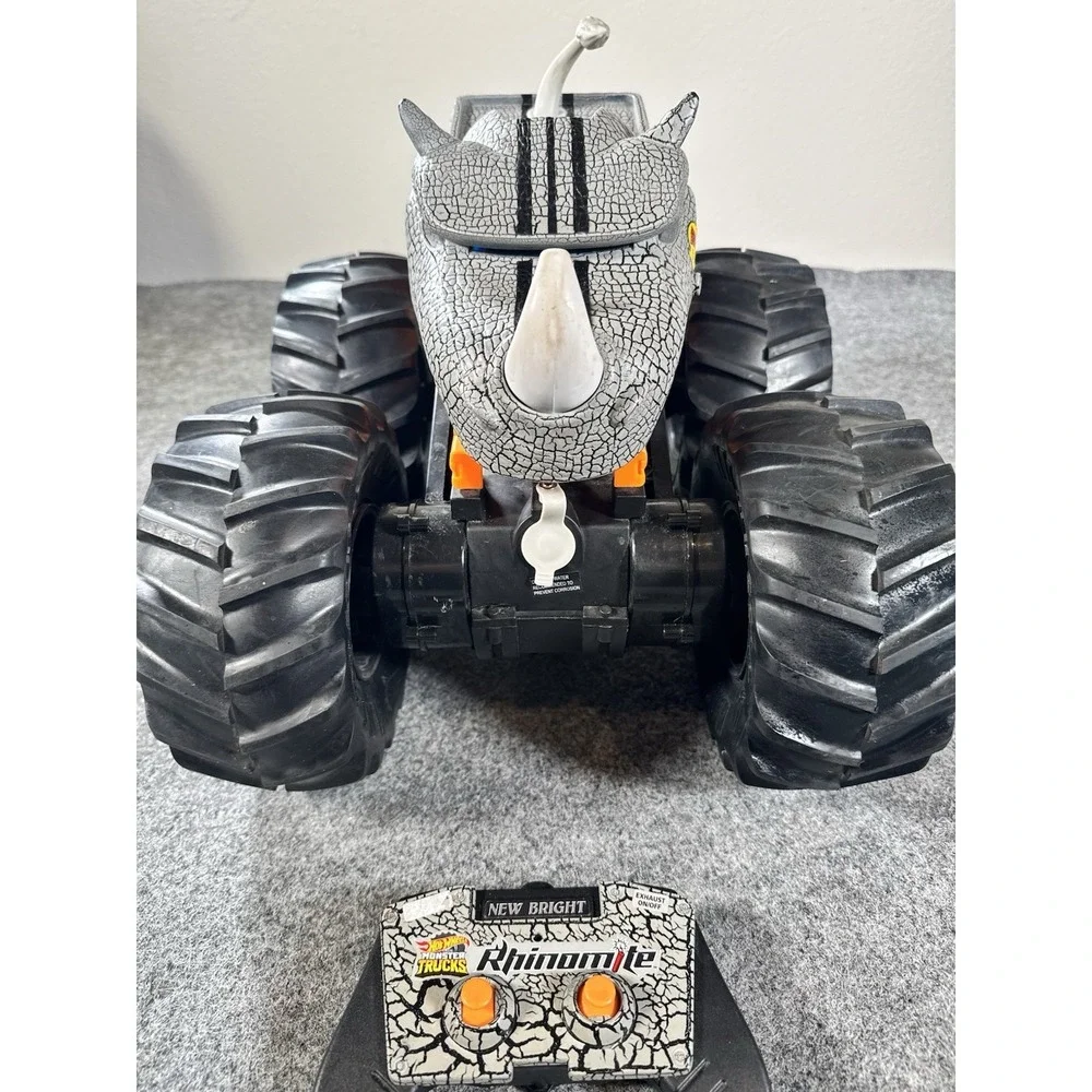 Hot Wheels RhinoMite RC Monster Truck New Bright Remote Control Tested w/ Nitro